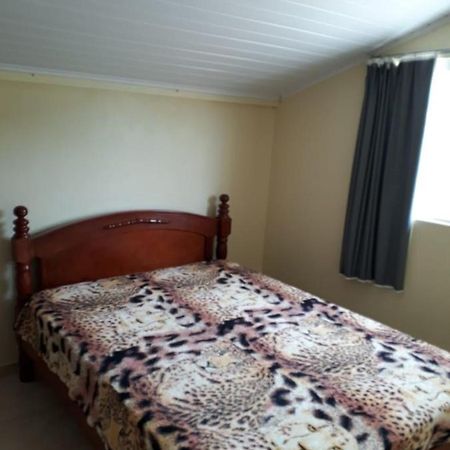 Апартаменты Residencial Caxias Бомбиньяс Экстерьер фото